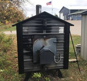 lot 4 image: Wood Master 4400 Heavy Duty Wood Stove