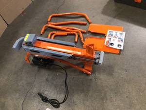 YARDMAX 5-Ton Electric Log Splitter with Stand and Log Tray 15Amp  Customer Returns See Terms on Auction