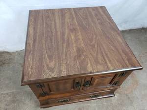 lot 3 image: End Table  Nightstand