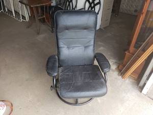 lot 8 image: Reclining Swivel Chair