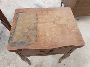 lot 4 image: Sewing Machine Cabinet