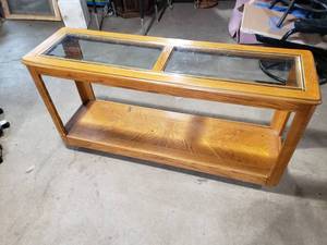 lot 13 image: Sofa Table
