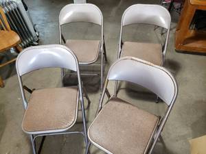 lot 15 image: 4 Samsonite Folding Metal Chairs