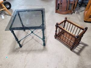 lot 23 image: End Table and Magazine Rack