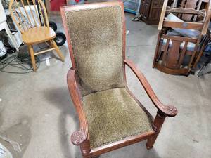 lot 25 image: Large Unique Chair