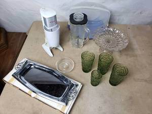 lot 47 image: Regent Drink Mixer and Other Kitchen Items
