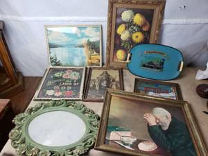 lot 58 image: Lot of Wall Decor