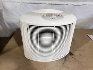 lot 59 image: Sunbeam Air Purifier