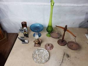 lot 60 image: Lot of Misc. Home Decor