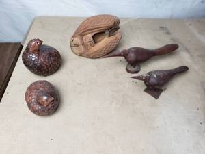 lot 62 image: Carved Coconut and Other Bird Decor