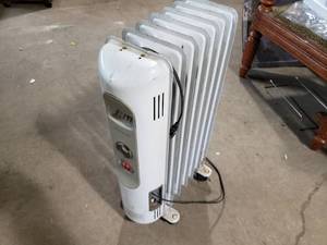 lot 76 image: Oil Radiator Heater