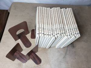 lot 64 image: Volumes 1-20 The International Wildlife Encyclopedia