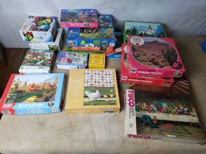 lot 71 image: Large Lot of Puzzles