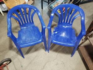 lot 109 image: Blue Plastic Patio Chairs