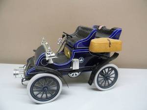 Vintage 1903 CADILLAC ASI AMARETTO Horseless Carriage Club 1903 DECANTER - GREAT PIECE - NICE - SEE PICTURES
