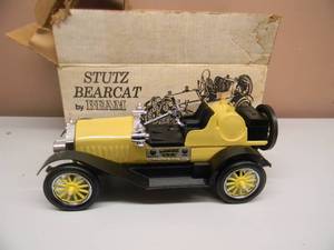 Vintage BEAMS STUTZ BEARCAT BOTTLE DECANTER WITH ORIGINAL BOX - FANTASTIC PIECE - NICE - SEE PICTURES