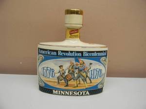 Vintage 1976 MINNESOTA AMERICAN REVOLOUTION BICENTENNIAL 1776-1976 EARLY TIMES BOTTLE DECANTER - FANTASTIC PIECE - NICE - SEE PICTURES