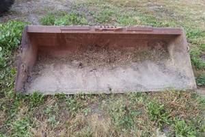 lot 2 image: 7 foot quick pitch bucket