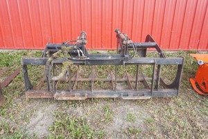lot 4 image: Quick Attach Grapple Bucket