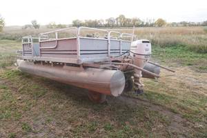 lot 6 image: 1979 18ft pontoon w25 horse Johnsonn Four stroke