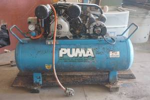 lot 46 image: puma air compressor