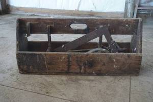 lot 80 image: Vintage wood toolbox wassorted tools