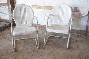 lot 86 image: White outdoor metal chairs