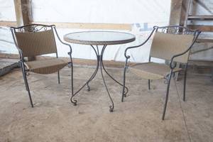 lot 90 image: Glass Patio Table set