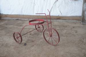 lot 95 image: Red wagon Flower Holder