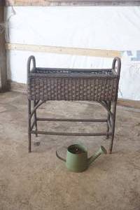 lot 98 image: Metal plant stand and pot