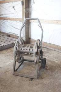 lot 100 image: Hose reel