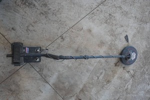 lot 109 image: Whites Metal detector