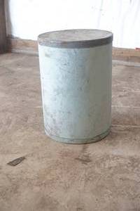 lot 112 image: Rustic 10 gallon container