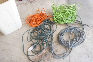 lot 131 image: Assorted Extension cables