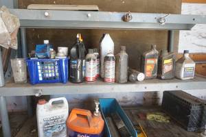 lot 148 image: Various Automotive chemicals