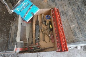 lot 154 image: Assorted hand tools & items