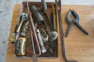 lot 159 image: Various hand tools