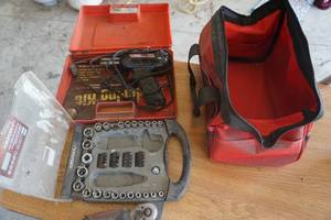 lot 161 image: Weller Solder gun & Stubby ratchet socket set