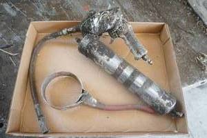 lot 163 image: Air grease gun & Oil Filter wrench