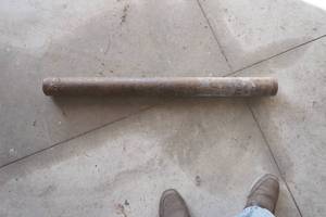 lot 175 image: Post hole pounder wNo handles