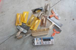 lot 209 image: Tilingdrywall Tools