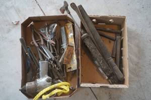lot 213 image: Metal Hand Tools