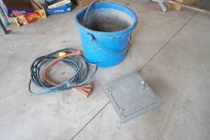 lot 250 image: Heated Bucket