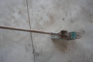 lot 257 image: Weed Lopper