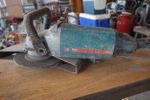 lot 260 image: Bosch Heavy Duty Grinder