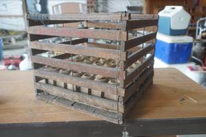 lot 272 image: Vintage Egg crate