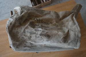 lot 284 image: Vintage Seeder
