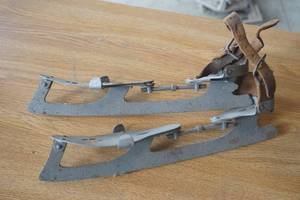 lot 297 image: Vintage ice skates