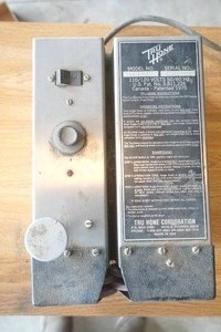 lot 305 image: True Hone Industrial Knife Sharpener
