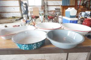 lot 310 image: Vintage Enamel Cookware Set